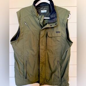 Columbia Omni-Shade Vest Women’s Size Large Olive green 7 pockets!